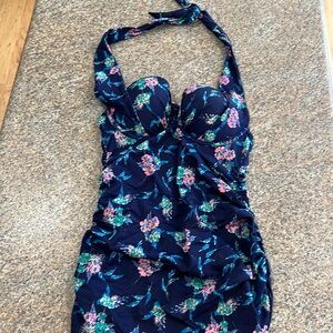 Victoria's Secret tankini top size 36B